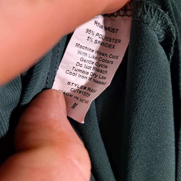 PerSeption Concept Green V Neck Shirt Size Medium - Picture 6 of 7